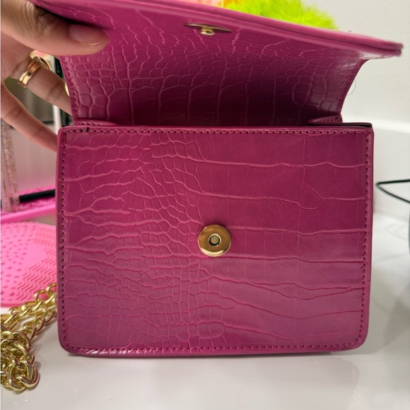 Pink Croc-Embossed Top-Handle Bag with Lime Faux-Fur Handle - Picture 4 of 6